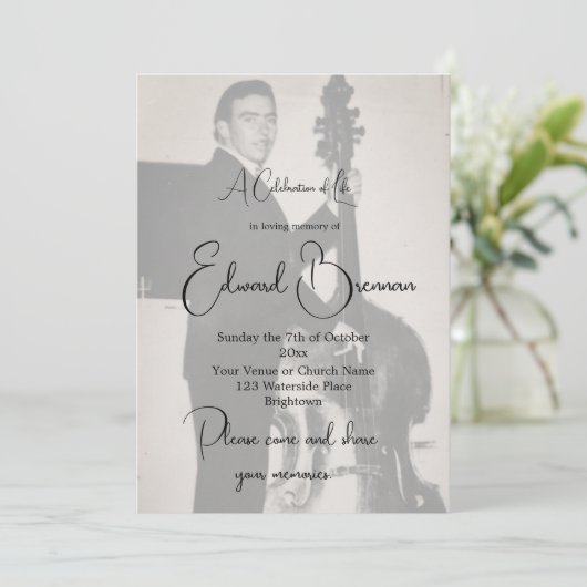 begrafenisfoto van elegante mannenviering kaart (Staand voorkant)