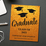 Begroting 2023 Gold Glitter Afstuderen Aankondigin<br><div class="desc">Stuur je familie en vrienden deze elegante budgetgouden glitter afstuderen aankondiging. Dit ontwerp bevat afstudeerders petten in de lucht. Gemakkelijk personaliseerbaar met uw eigen naam,  school,  en jaar.</div>