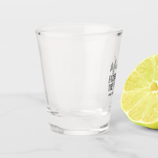 BEGROTING Bestman Groomsmen geeft zwart wit Shot Glas (Links)