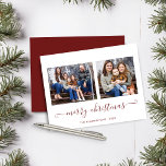 BEGROTING Eenvoudig rood script kerstfoto<br><div class="desc">BUDGET Rustic Red Simple Script Modern Merry kerstfoto Holiday Kaart met twee van uw favoriete foto's en een eenvoudig, maar elegant script Merry kerstgroet. De rug is gekleed met een feestelijke, winterrode achtergrond. Ideaal voor je vakantiekaarten dit jaar! **Ons begrotingsdocument is kleiner, lichter en delicater, maar toch mooi! Vergeet de...</div>