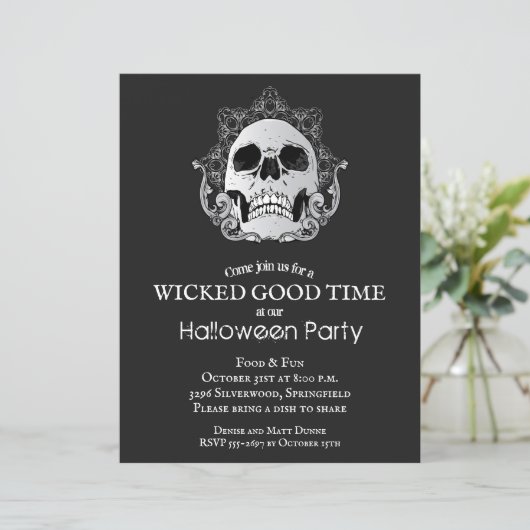 Begroting Gothic Skull Halloween Uitnodigingen (Staand voorkant)