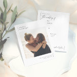 Begroting Modern & Minimalist Romantic Photo Weddi<br><div class="desc">Leg de essentie van je liefdesverhaal vast met dit prachtig minimalistische trouwuitnodigingsontwerp met een aangepaste foto van het verloving. De voorzijde van de begrotingskaart is een sparen-de-datum ontwerp met de belangrijkste details zodat kunnen de gasten aan de grote dag in een oogopslag worden herinnerd. De namen van het paar verschijnen...</div>