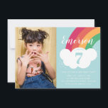 Begroting Rainbow Cloud Foto Kids Birthday Party Kaart<br><div class="desc">Een eenvoudige, moderne fotoverjaardagsfeestuitnodiging voor kinderen met een archingende regenboog en een witte vloedwolk met een grote naam en bewerkbare leeftijd. Ideaal voor de barbaarse partijplanner. Bouw uw hele thema rond deze unieke uitnodiging. Ideaal voor kinderen van alle leeftijden. Zoek naar het coördineren partijaccessoires en extra kleurenvariaties door Stacey Meacham....</div>
