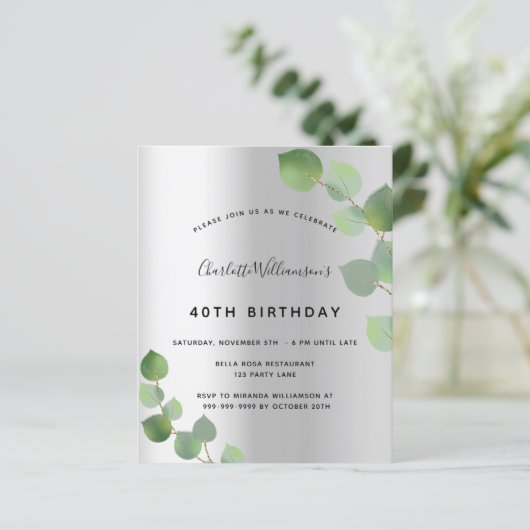 Begroting verjaardag zilvereucalyptusuitnodiging (Staand voorkant)