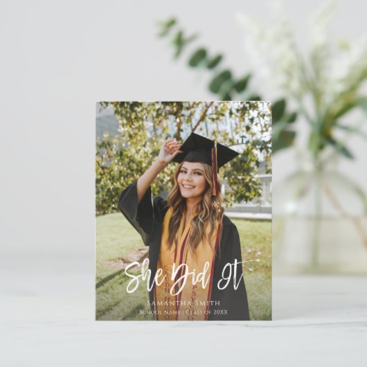 BEGROTING: ze deed het minimalistisch Afstudeerder (Staand voorkant)