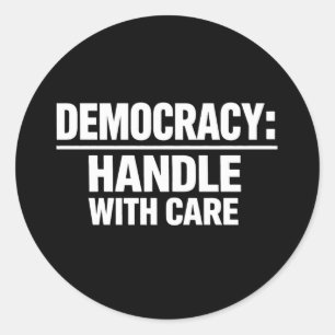 Behandel Democratie Met Zorg Ronde Sticker