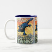 Behandel 'Em Rough - Doe mee met de Tanks! Tweekleurige Koffiemok (Links)