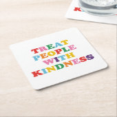 Behandel mensen met kindheid kartonnen onderzetters (Schuin)