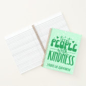 BEHANDELEN MET KINDNESS RETRO GROOVY CUSTOEL NOTITIEBOEK (Binnen)