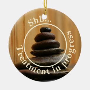 Behandeling niet storen in de uitgangssituatie keramisch ornament