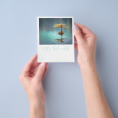 BEHANDELING OP EEN ISLAND FLYER MET  TEKST (Hand)