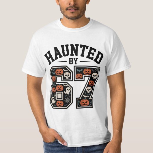 Behekst door 67 – Gotische Halloween T-shirt (Voorkant)