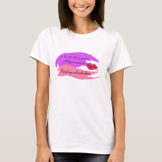 Behoefte aan constant toezicht t-shirt (Voorkant)
