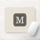 Beig Polka Dots Patroon met Gepersonaliseerd Monog Muismat (Met muis)