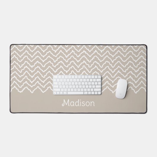 Beige And White Squiggly Chevron Zigzag Pattern Bureaumat (Keyboard & Muis)