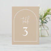 Beige Arch Minimal Baptism Table Number Kaart (Staand voorkant)