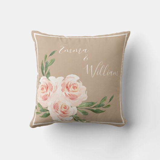 Beige Blush Floral Romantic Names Script Weddensch Kussen (Achterkant)