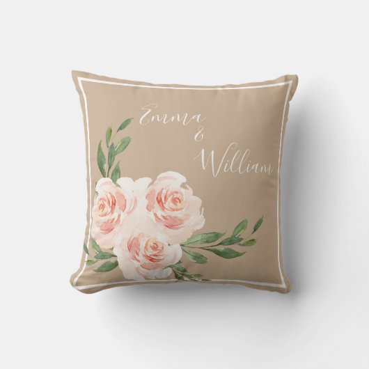 Beige Blush Floral Romantic Names Script Weddensch Kussen (Voorkant)