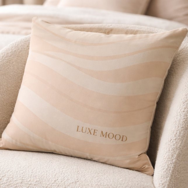 Beige Blush Ripple Worpkussen Kussen (A diagonal blush ripple across warm beige brings gentle movement to neutral interiors.)
