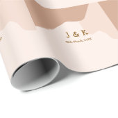 Beige boho curvy orange wedding name date cadeaupapier (Rol Hoek)