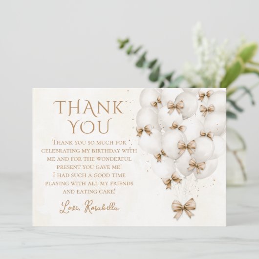Beige Bow Balloons Meisje Verjaardag Dank u kaart (Staand voorkant)
