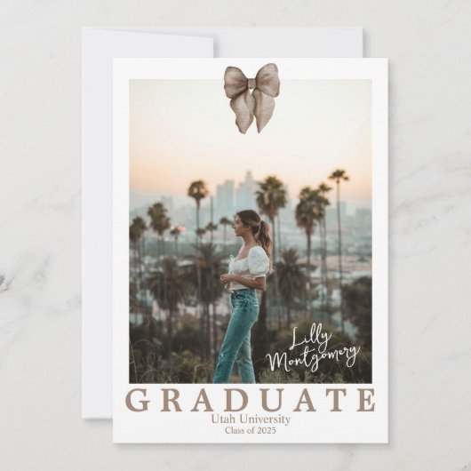 Beige Bow Coquette Foto Afstuderen Aankondiging (Voorkant)