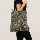 Beige, bruine, groene, donkergrijze camouflage tote bag (Dichtbij)