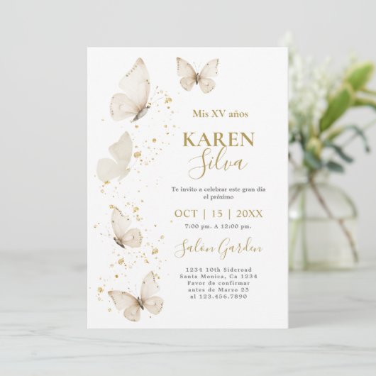 Beige Butterfly Quinceañera Uitnodiging (Staand voorkant)