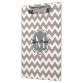 Beige Chevron, Grijze monogram, Gepersonaliseerde Klembord (Links)