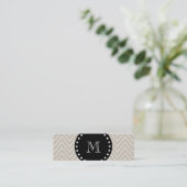 Beige Chevron Pattern | Zwart monogram Mini Visitekaartje (Staand voorkant)