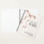 Beige Coquette Bow Girl Baby Gift Mijn eerste jaar Planner (Display)