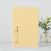 Beige Crème Eenvoudige Elegante Script Calligrafie Briefpapier (Staand voorkant)