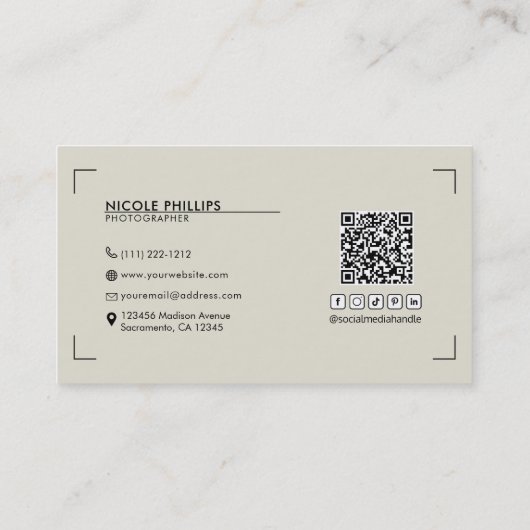 Beige Custom Logo Fotografie Brackets Modern Visitekaartje (Achterkant)