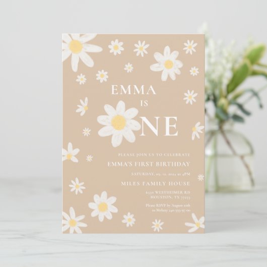 Beige Daisy Eerste 1e Verjaardag uitnodiging Eén (Staand voorkant)