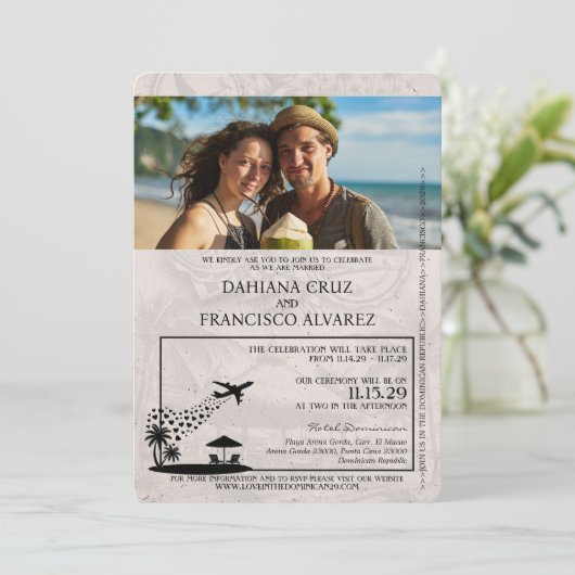 Beige Dominicaanse Republiek Paspoort bruiloft Kaart (Staand voorkant)