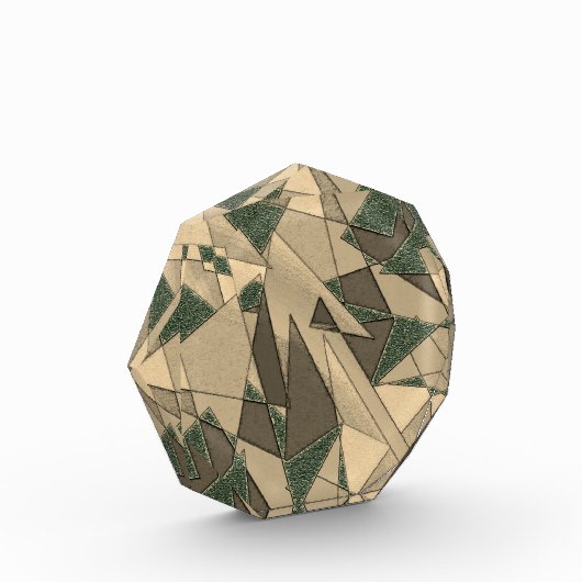 Beige driehoekige snede op de donkergroene achterg fotoblokken (Links)