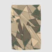 Beige driehoekige snede op de donkergroene achterg golfhanddoek (Voorkant)