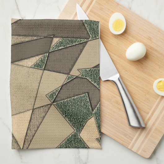 Beige driehoekige snede op de donkergroene achterg theedoek (Quarter Fold)