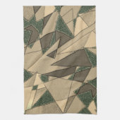Beige driehoekige snede op de donkergroene achterg theedoek (Verticaal)