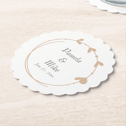Beige eenvoudige hart krans bruiloft kartonnen onderzetters (Gekanteld)