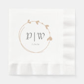 Beige Eenvoudige Hart Krans Monogram Trouwen Servet (Voorkant)