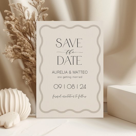 Beige Elegant Minimal Scallop Border Save the Date Kaart