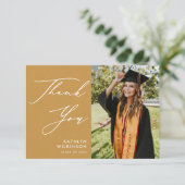 Beige Elegant Script Afstuderen Hartelijk dank Kaart (Staand voorkant)