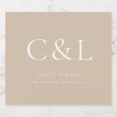 Beige Elegante Minimalistische Bruiloft Monogram Bier Etiket (Enkel label)