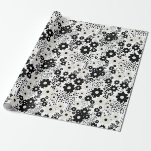 Beige en Black Flowers Cadeaupapier