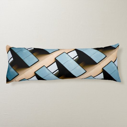 Beige en Blue Geometric Pattern Lichaamskussen (Achterkant)