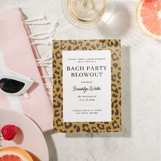 Beige en Bruin Dierenprint Bachelorette Party Kaart