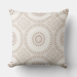 Beige en Crème Mandala Patroon Kussen