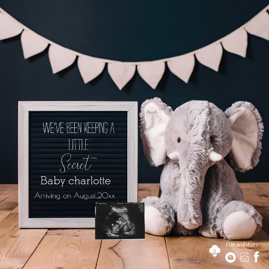 beige en grijs Minimalistische zwangerschapsaankon Kaart