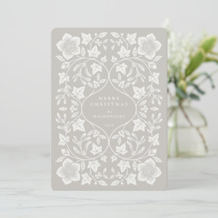 Beige en ivoor houtsnede winter botanicals feestdagenkaart